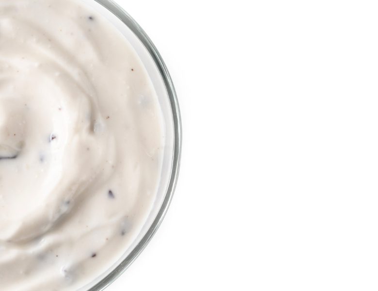 Recette de voyage : préparez une sauce à la crème fraîche pour vos repas en plein air